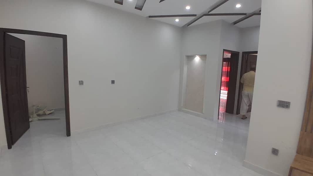 VERY BEAUTIFUL UPPER PORTION OF 10 MARLA HOUSE IN PHASE ONE BAHRIA ORCHARD AVAILABLE FOR RENT 14