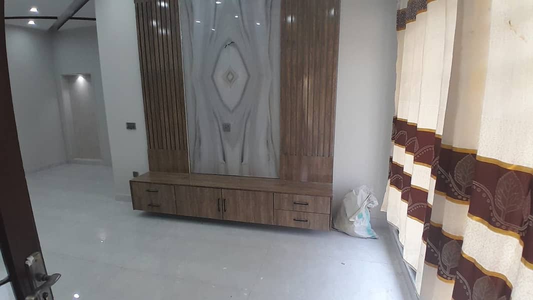 VERY BEAUTIFUL UPPER PORTION OF 10 MARLA HOUSE IN PHASE ONE BAHRIA ORCHARD AVAILABLE FOR RENT 15