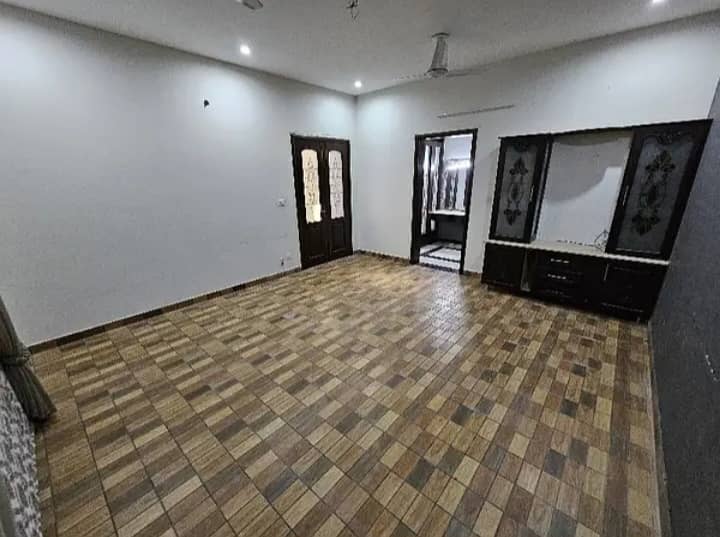 F-11 Ideal 1/Kanal Upper Portion 3/Bedroom Very Reasonable Rent 0