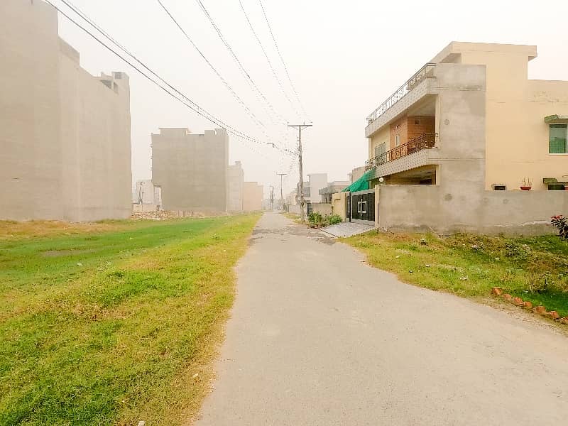 Prime Location House For Sale In Bankers Housing Society - Block B Lahore 1