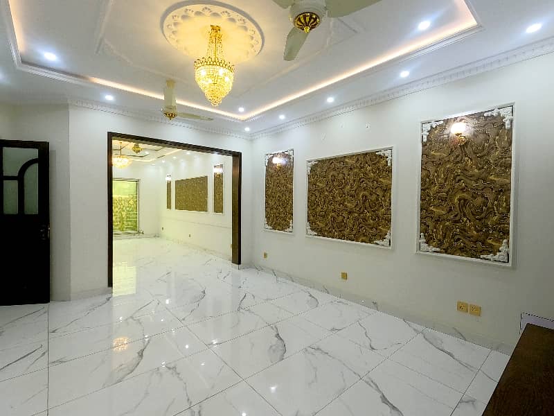 Prime Location House For Sale In Bankers Housing Society - Block B Lahore 8