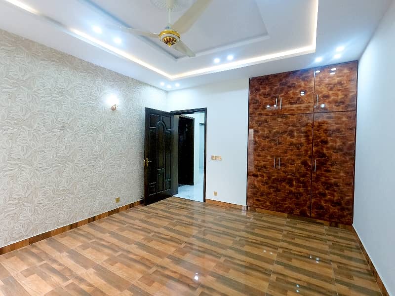 Prime Location House For Sale In Bankers Housing Society - Block B Lahore 12