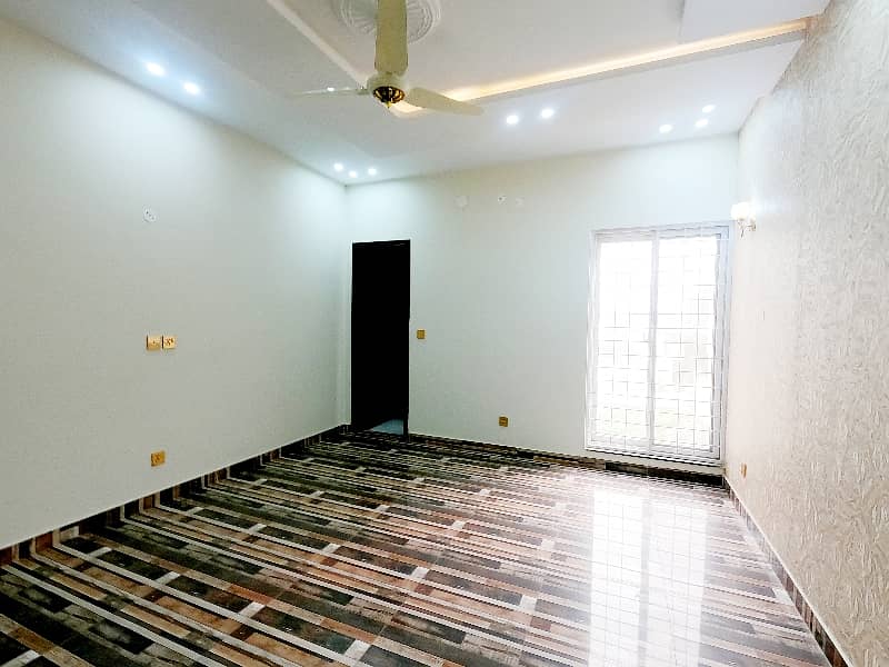 Prime Location House For Sale In Bankers Housing Society - Block B Lahore 32