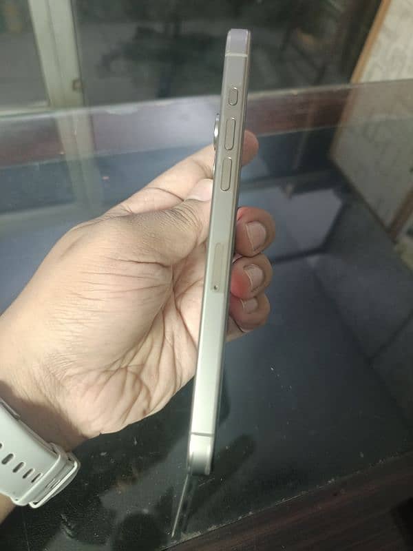 Iphone 15 pro max (Physical dual) 3