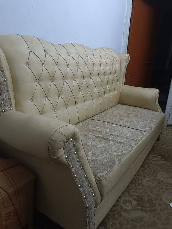 5 Seater Sofa with Table for sale new look 0