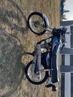 Honda 125 urgent sale krna hay shoqeen bhai rabta karay