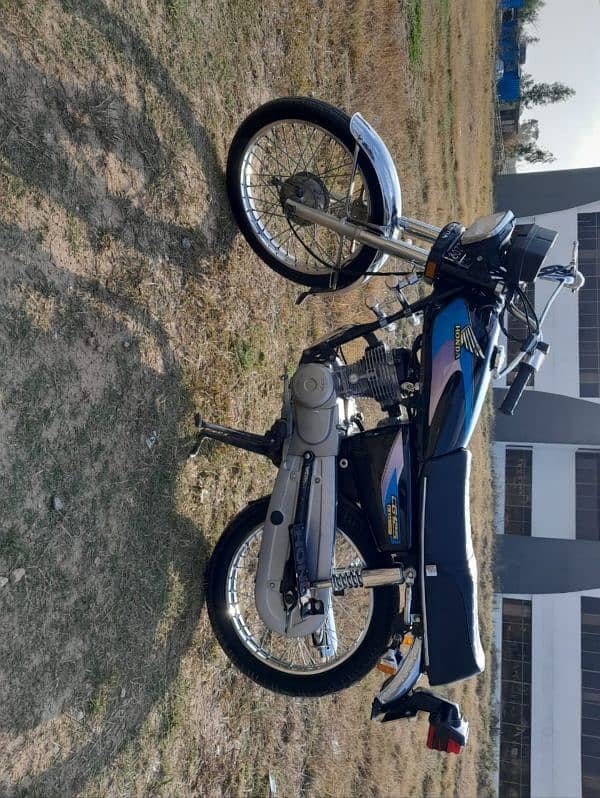 Honda 125 urgent sale krna hay shoqeen bhai rabta karay 0