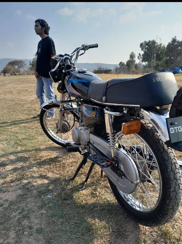 Honda 125 urgent sale krna hay shoqeen bhai rabta karay 1