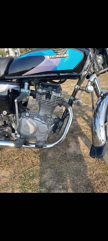 Honda 125 urgent sale krna hay shoqeen bhai rabta karay 4