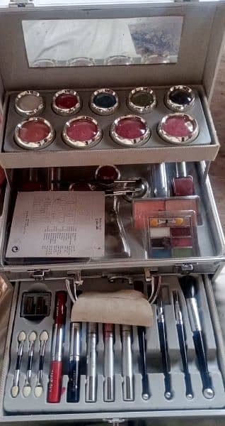 Makeup kit 3