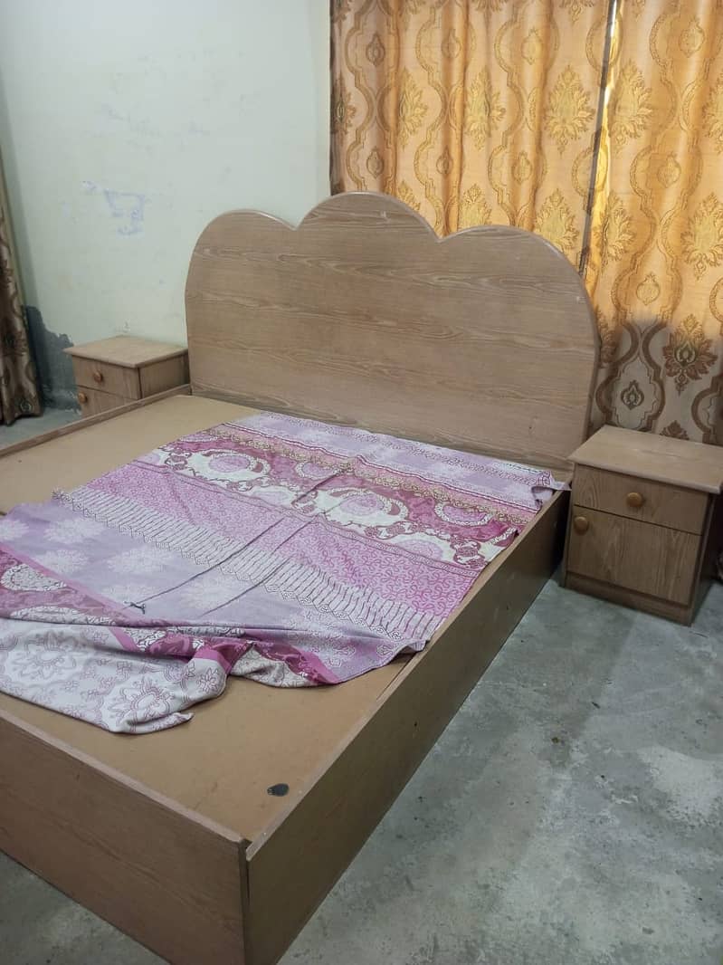 Dubal bed for sale with to sied table 03159693568 0