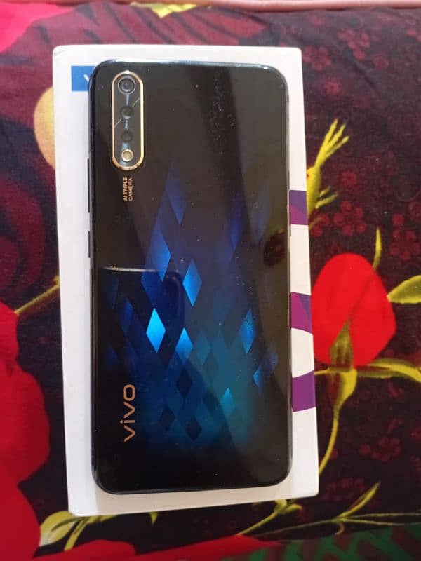 vivo s1 4/128 orignal box 0