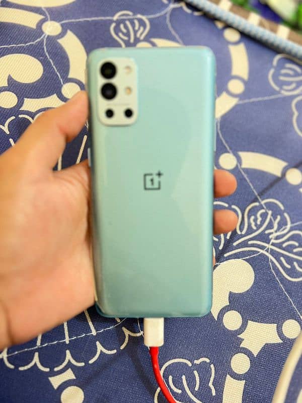 OnePlus 9R 1