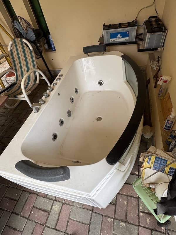 Jacuzzi Bath Tub 1