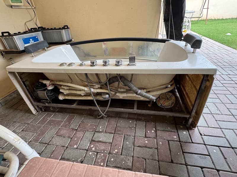 Jacuzzi Bath Tub 2