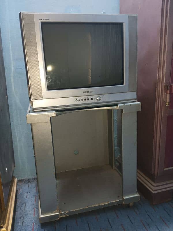 Samsung 21 inches tv with remote and trolley 2