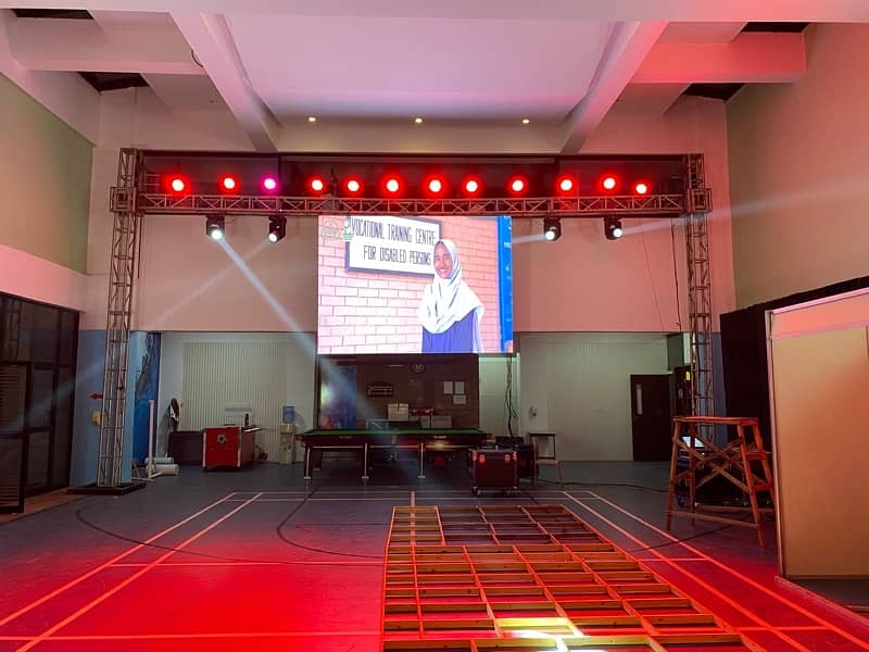 SMD Screen/Truss Lighting/Dj Sound System/Disco Lights/Projector/LEDs 2