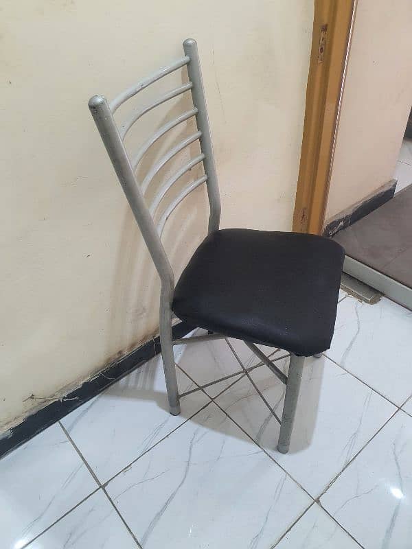 seven chairs 0