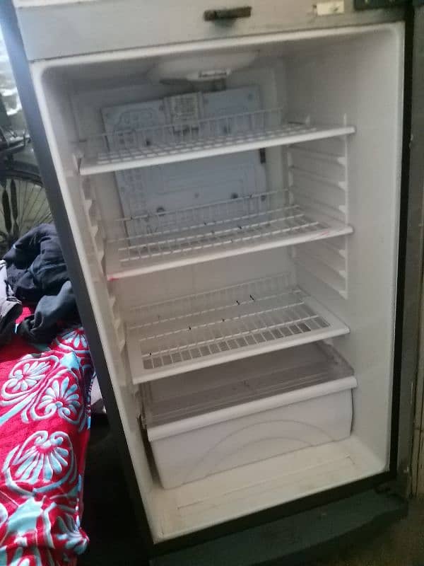 waves refrigerator all ok very good condition very good use god coling 7