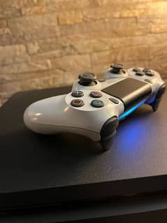 PS4 for SALE (with original controller)