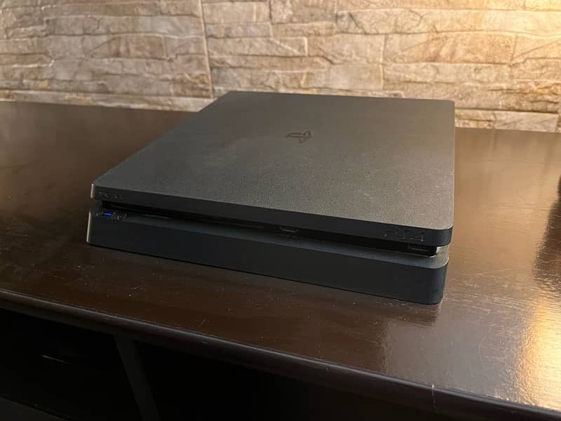 PS4 for SALE (with original controller) 3