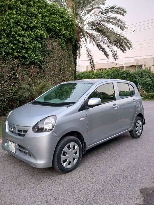 Daihatsu Mira 2012 1