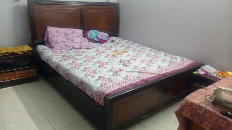 2 sofa set + bed 7