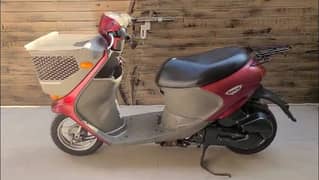 Suzuki 4 Stroke Scooty. Best for Ladies & Students