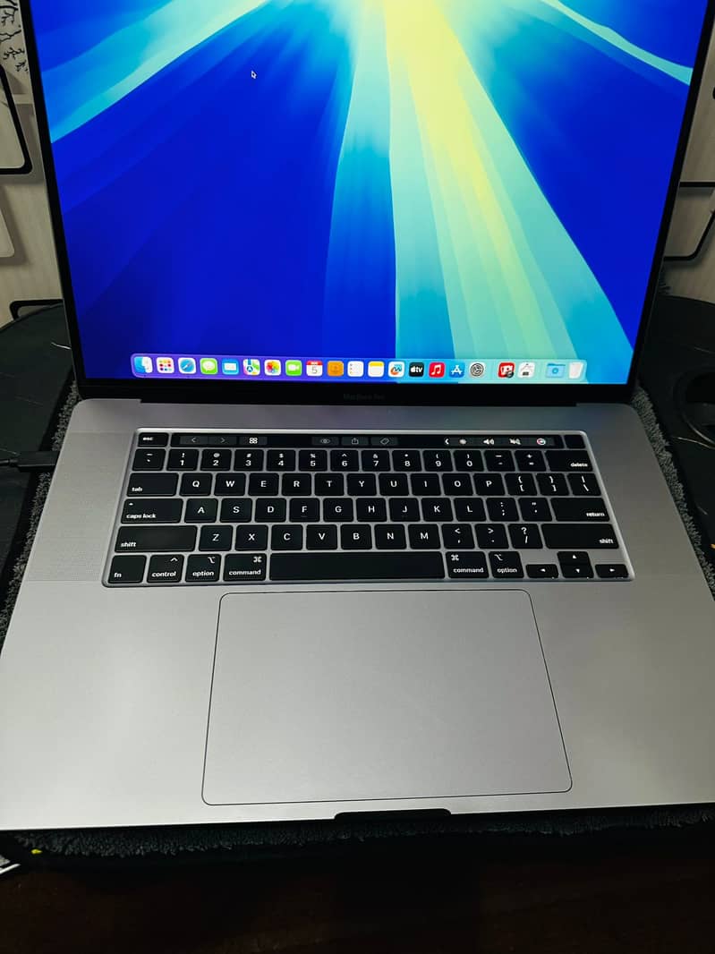 MacBook Pro 2019 in excellent condition.  Core i7, 16 GB RAM/512 GB SSD 4