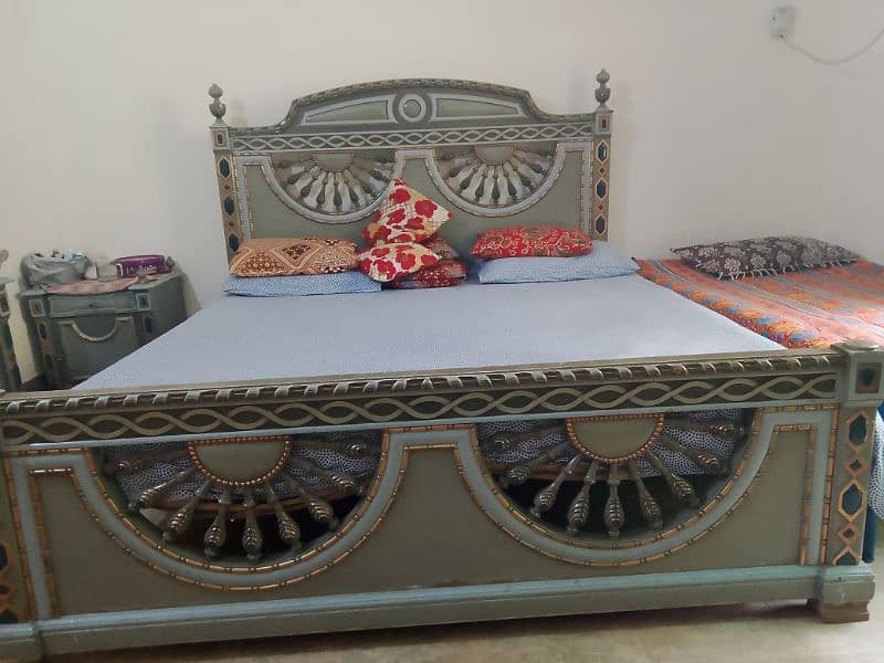 double bed(furniture)(bed set) 0