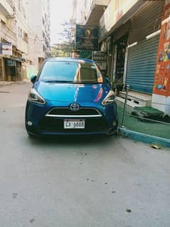 Toyota Sienta 2015