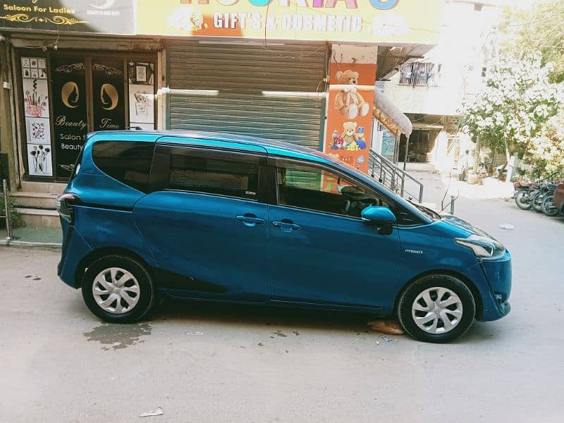 Toyota Sienta 2015 2