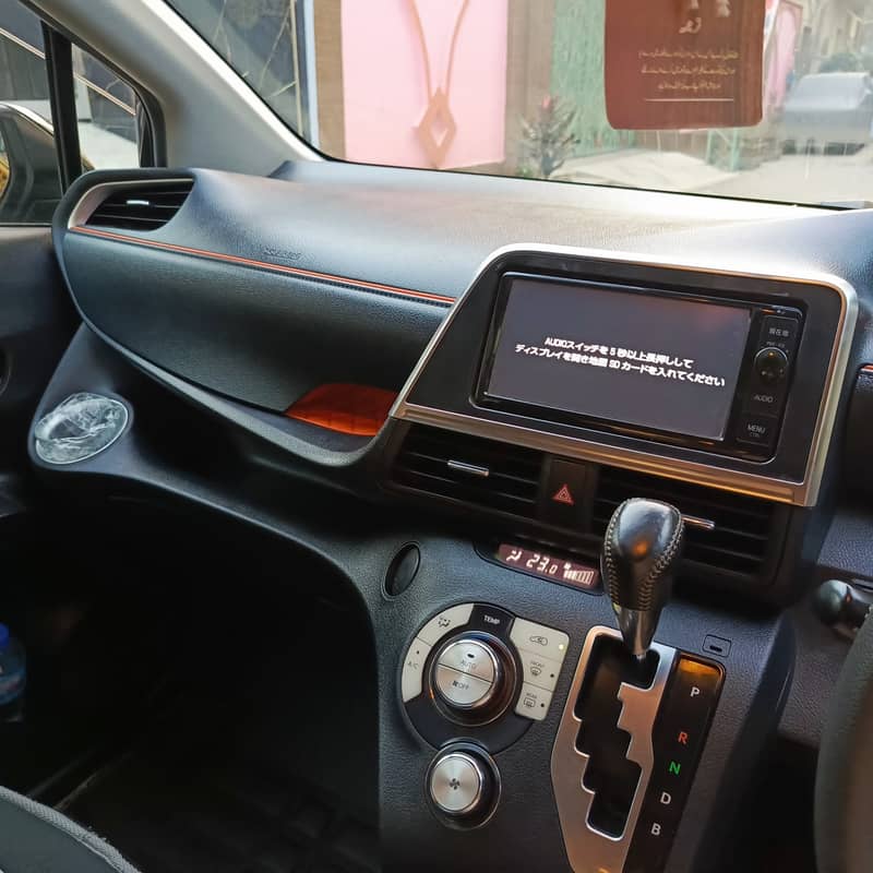 Toyota Sienta 2016 2