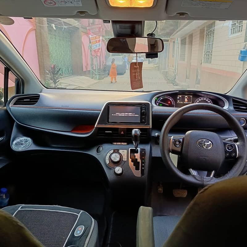 Toyota Sienta 2016 12