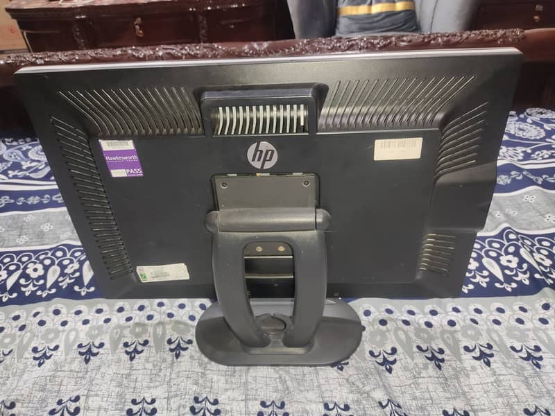 HP LED 24 inch for gaming & workstation 1920 X 1200 big & wider 1