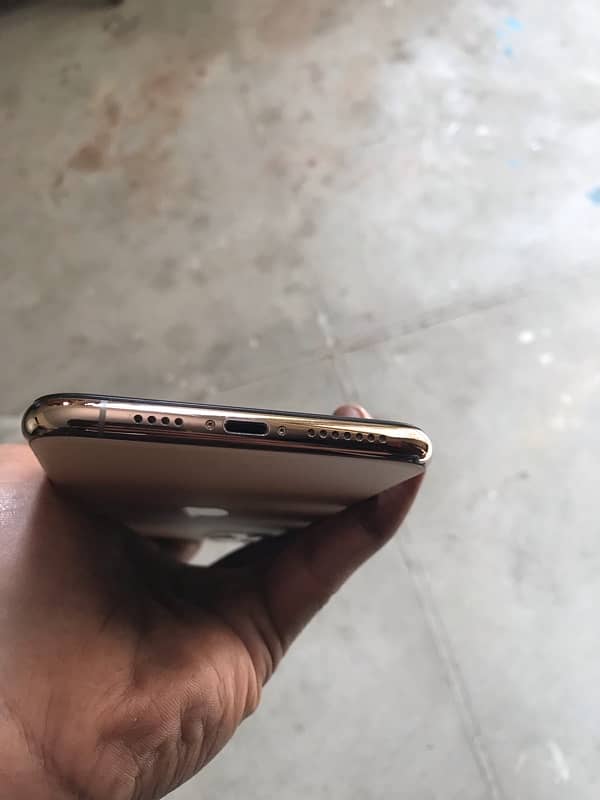 iphone 11 pro max 256 gb PTA 4