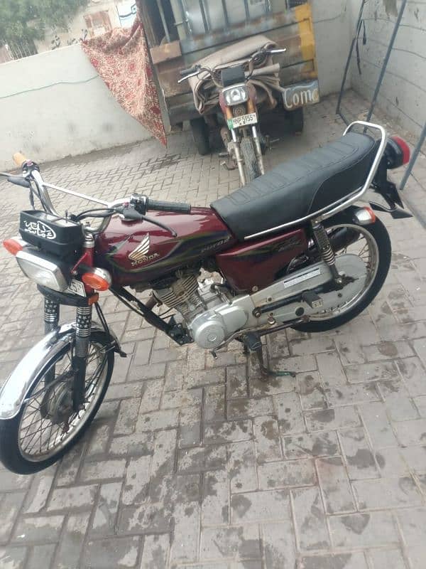 honda 125 for sale 16/17 model ha docomnts pore ha 0