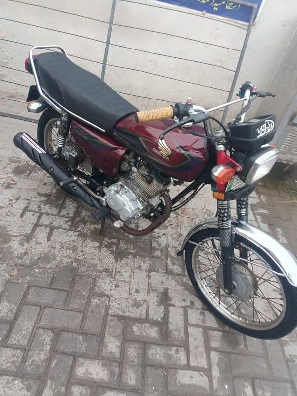 honda 125 for sale 16/17 model ha docomnts pore ha 4