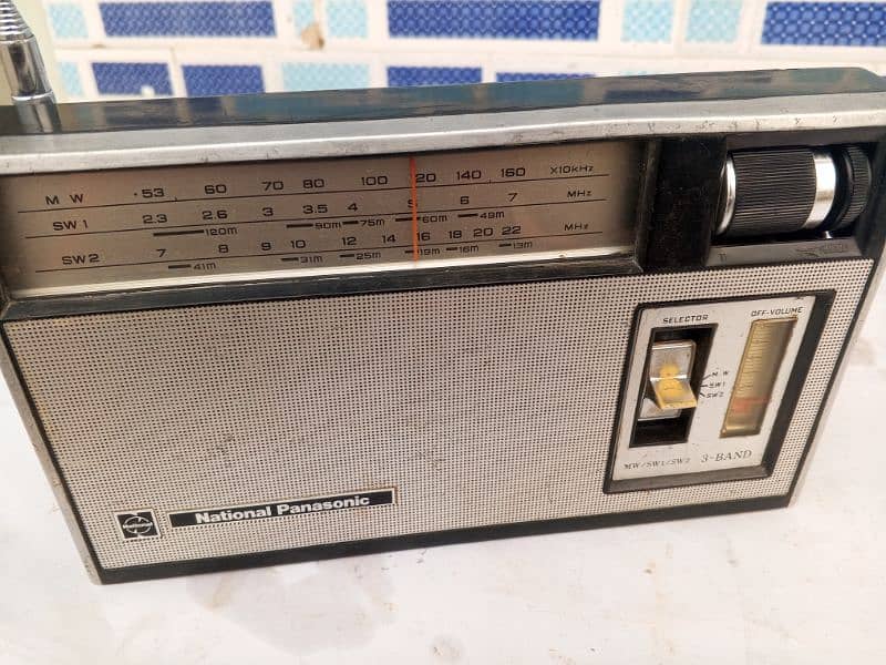 Radio National Panasonic 3 band  MW SW1 SW2 6