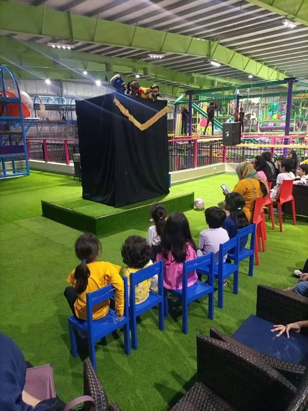 Magic Show/Puppet Show/Clowns/Face Painting/Jumping Castle/Balloons 3