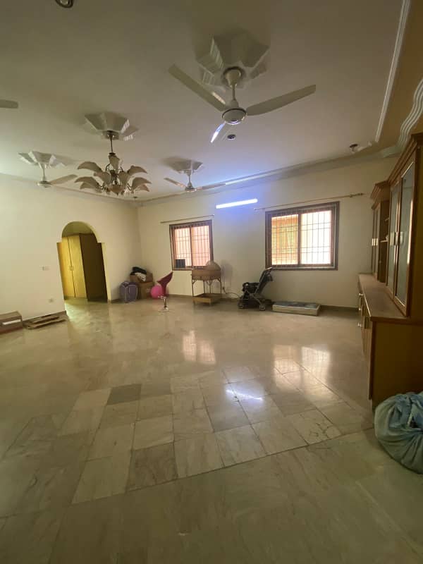 3 bed lounge 300 square yards portion for rent 4