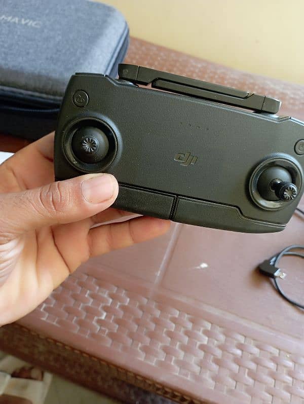 Dji mavic mini with 2 batteries 4