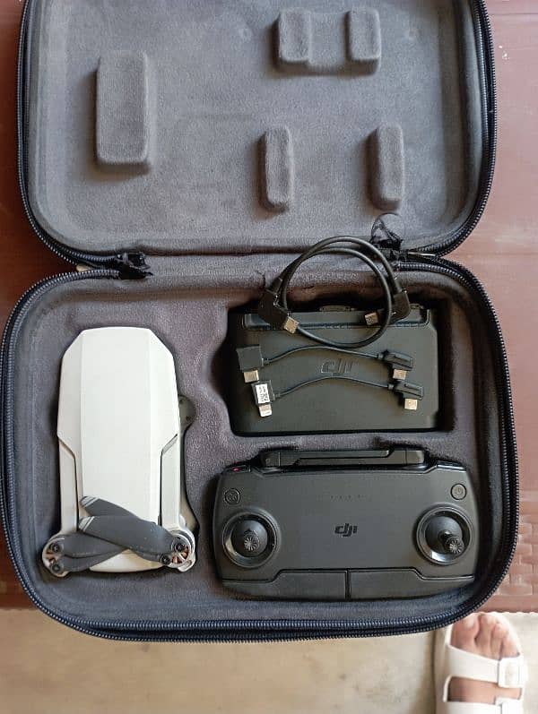 Dji mavic mini with 2 batteries 7