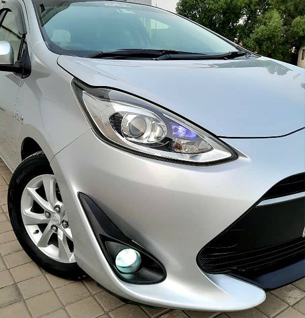 Toyota Aqua 2018/22 B to B Genuine with 4 Grade Auction Sheet 5