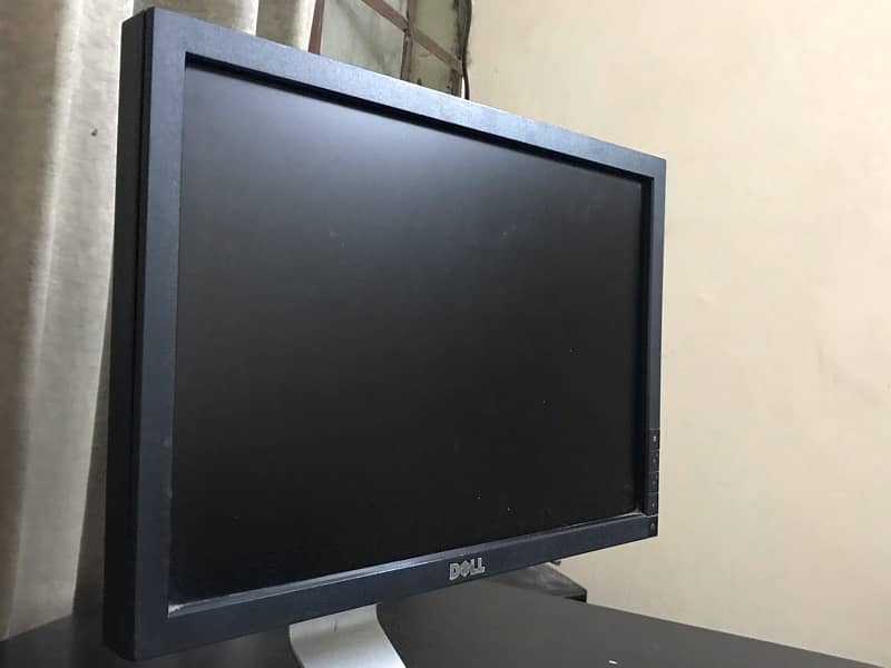 Dell computer screen 18" led screen 03148857993 0