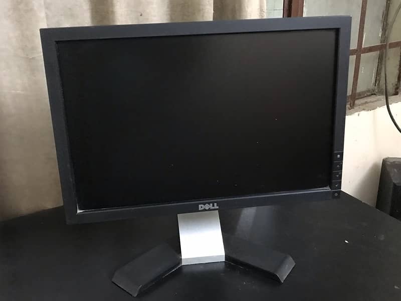 Dell computer screen 18" led screen 03148857993 3