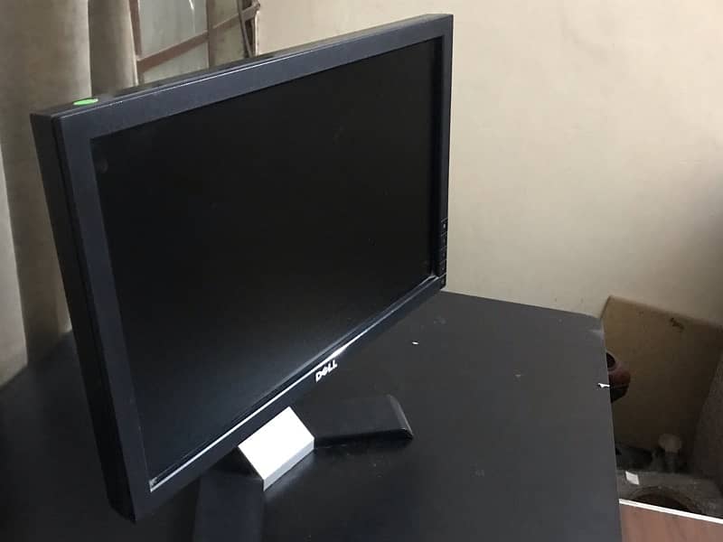 Dell computer screen 18" led screen 03148857993 9