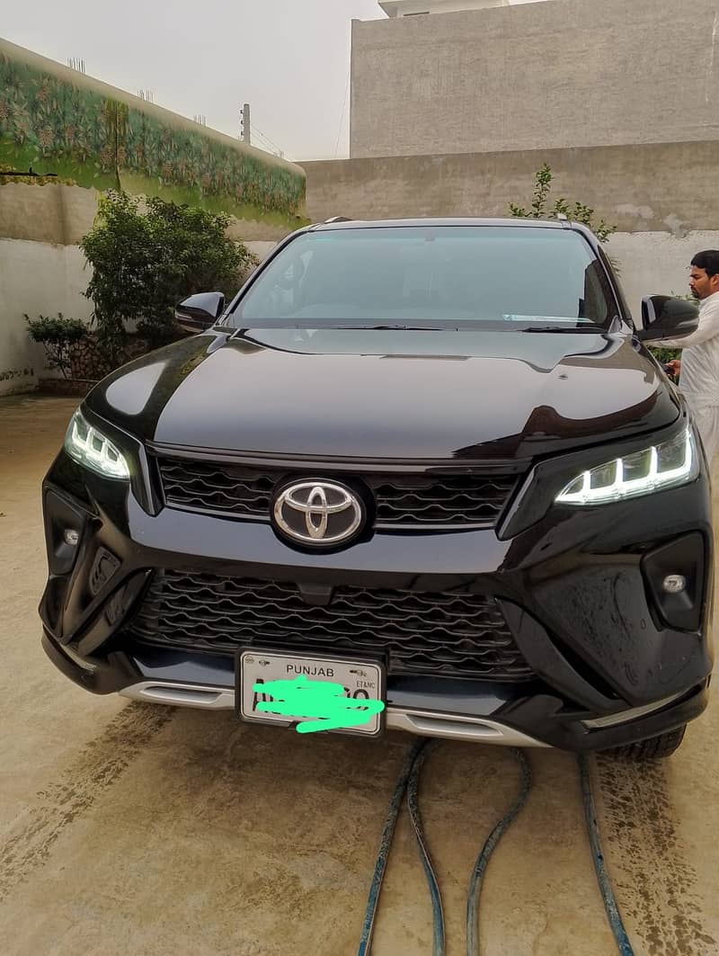 Latest Model PRADO,TOYOTA REVO, FORTUNER, Limo ,CAR RENTAL IN LAHORE 5