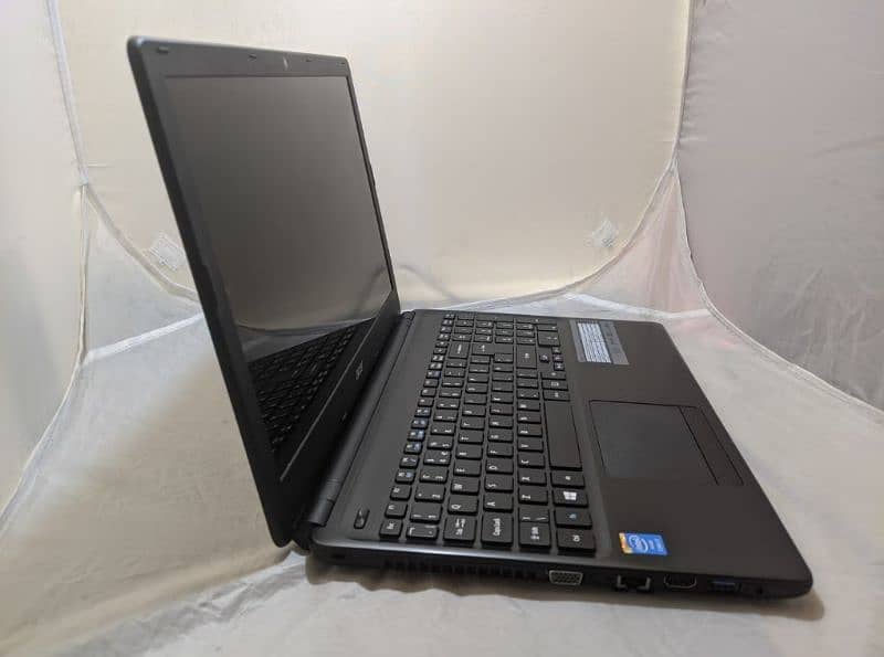 ACER ASPIRE E1-572 Core i5-4500U 8GB 500GB DVD/RW 15.6 Inch Windows 10 0