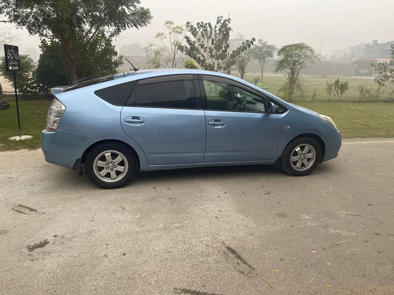 Toyota Prius 1.5 Hybrid 2007 Model 2